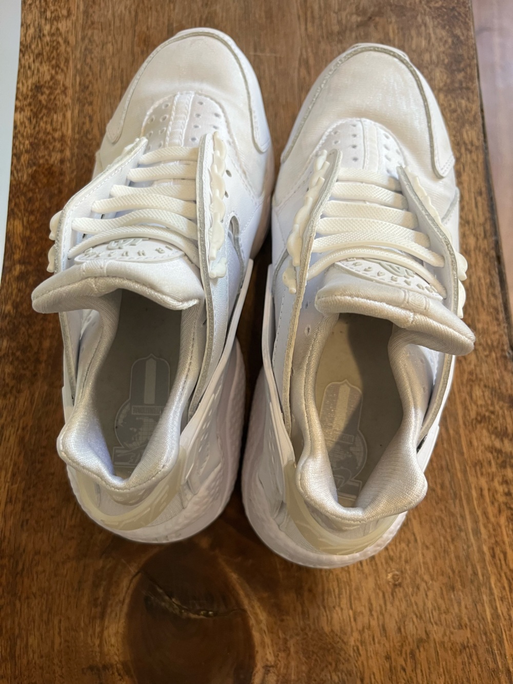 Nike Air Huarache Triple White Athletic Sneakers 7.5